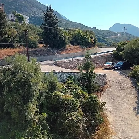 Mimi's Apartments, شقة